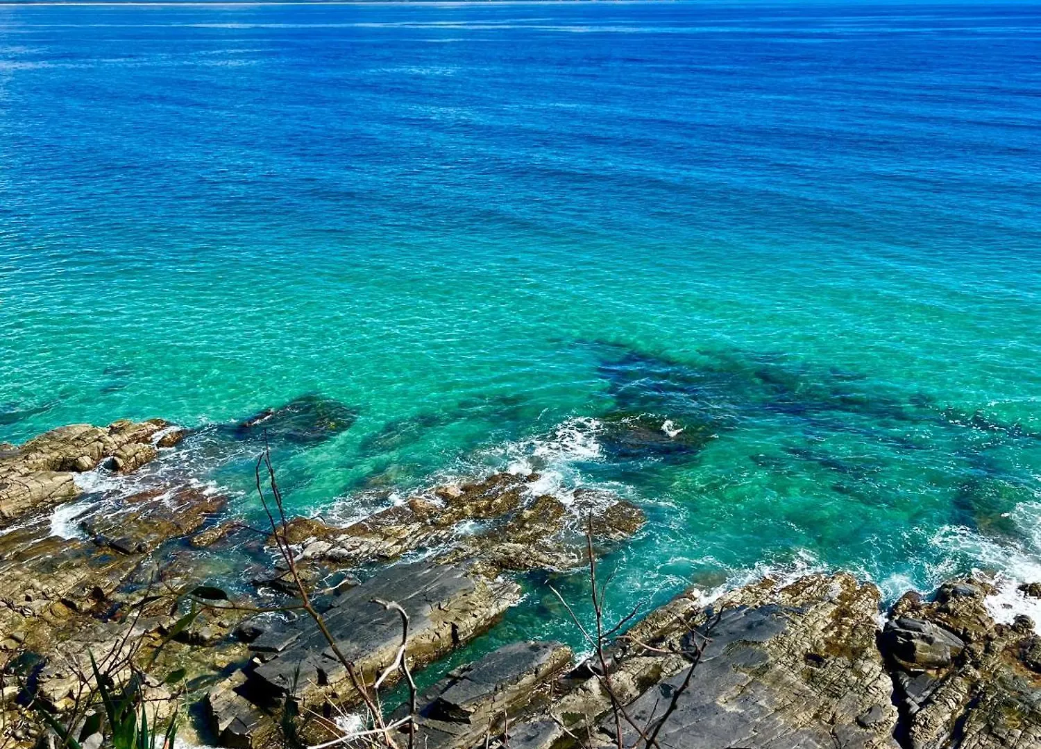 Noosa Bliss - Self Contained, Pool, Tennis, Gym Apartment